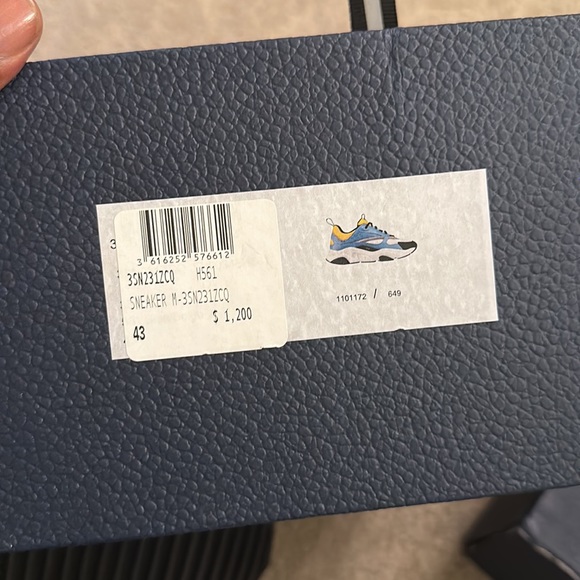 Authentic Blue white yellow Dior Designer sneakers - Picture 4 of 7